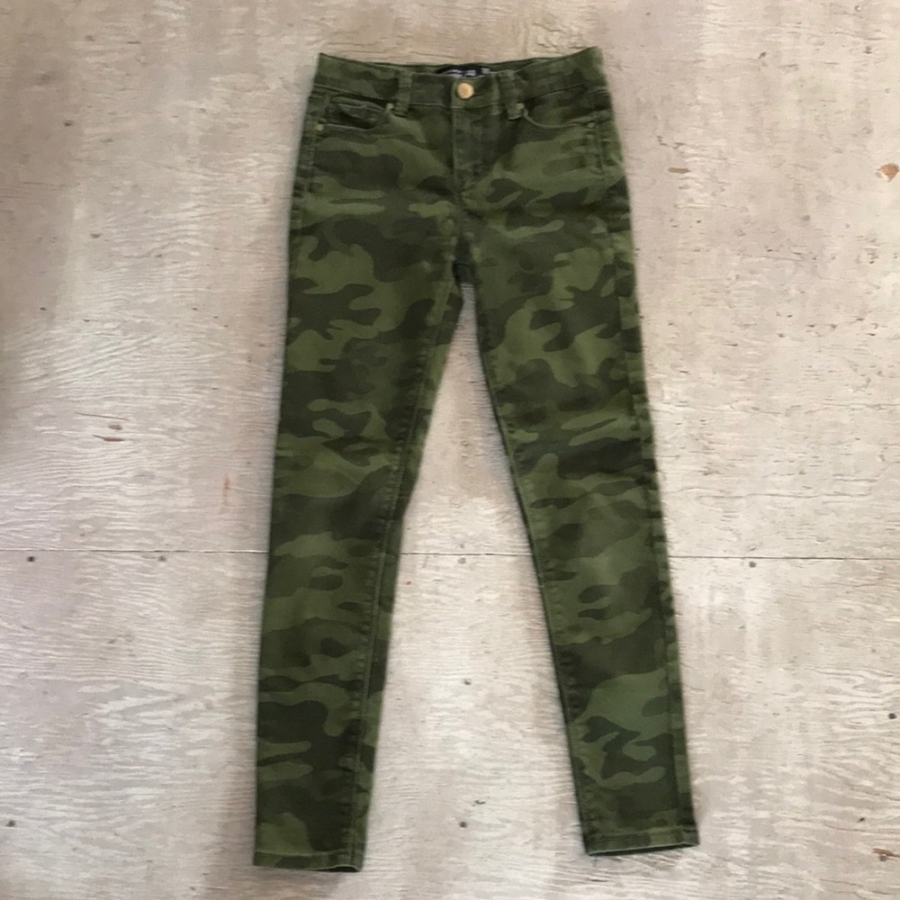 Camo skinny jeans